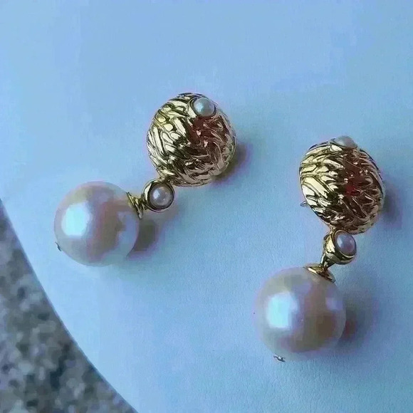 Vintage fuax pearl gold tone drop earrings - Picture 8 of 12